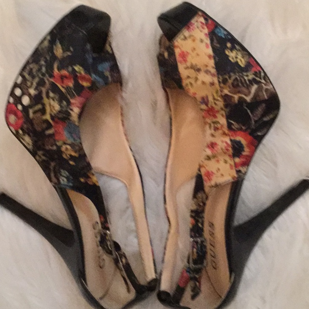 Shoes - Picture 2 of 2